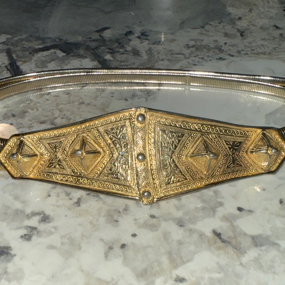 Vintage Women's Gold Belt with Geometric Accents - Picture 2 of 5